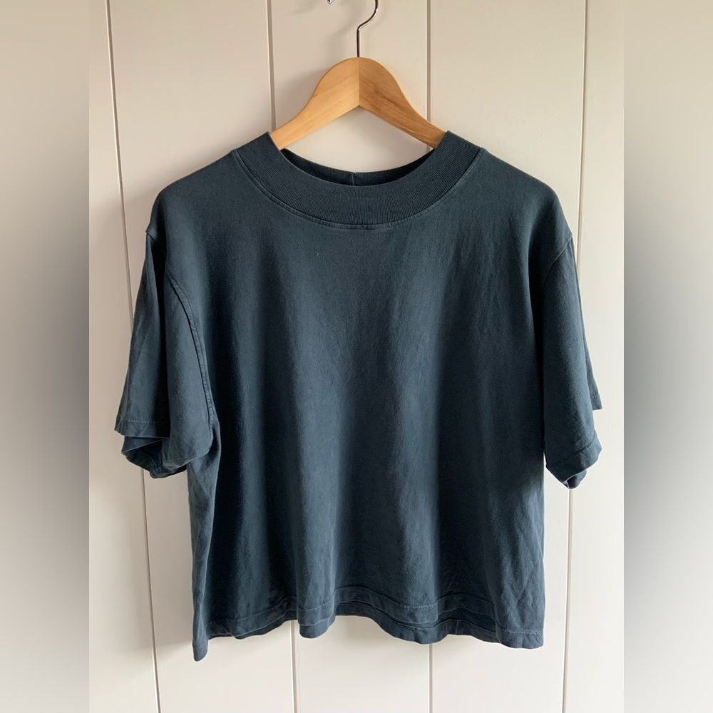 Urban renewal baggy crop top size Large